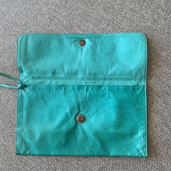 M0851 | Clutch/Wristlet - Picture 2 of 13